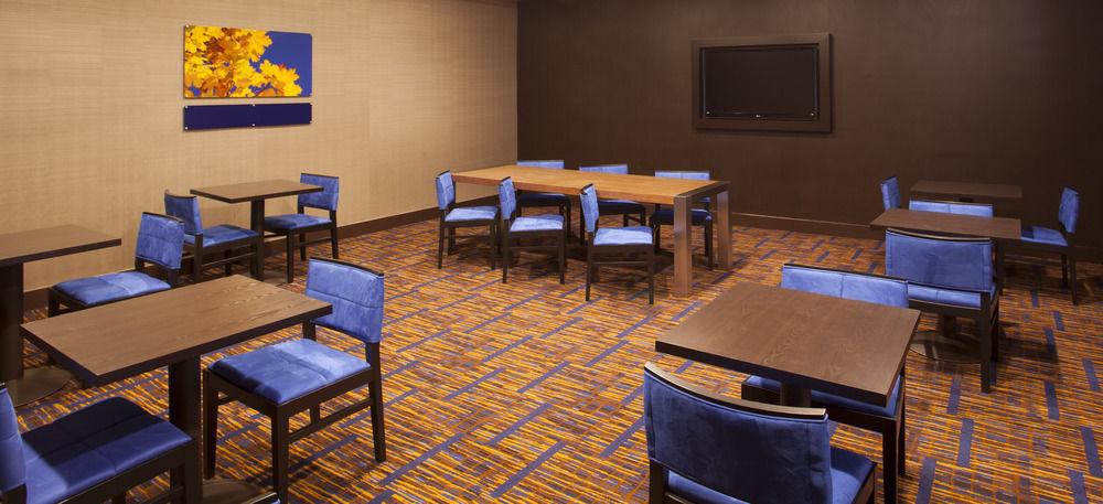 Courtyard By Marriott Charlotte Airport Loso Exterior foto