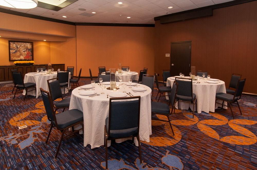 Courtyard By Marriott Charlotte Airport Loso Exterior foto