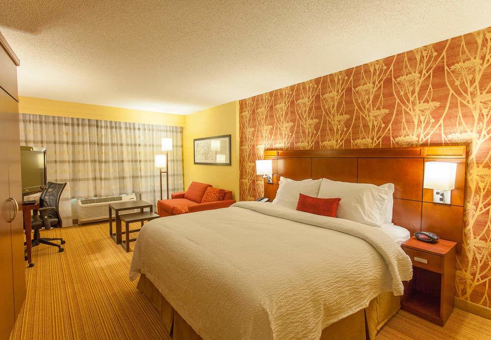 Courtyard By Marriott Charlotte Airport Loso Exterior foto