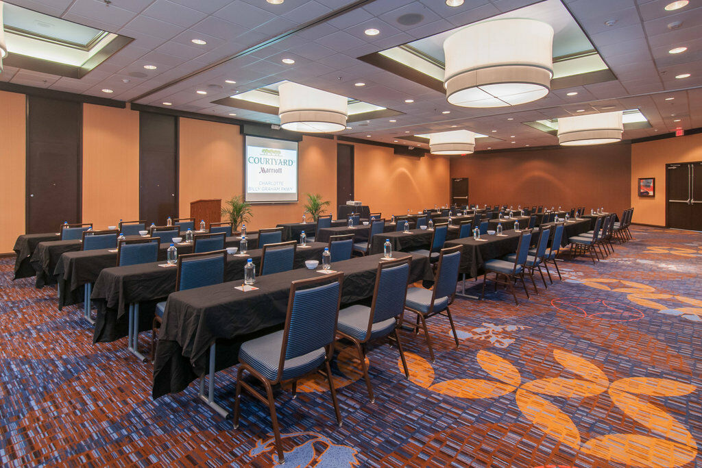 Courtyard By Marriott Charlotte Airport Loso Exterior foto
