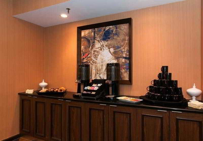 Courtyard By Marriott Charlotte Airport Loso Exterior foto